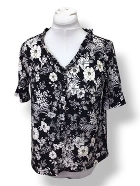 Amana Women’s Plus Short Sleeve Ruffle V Neck Floral Blouse Black Floral 1X